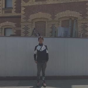 Meet your Posher, Daniel